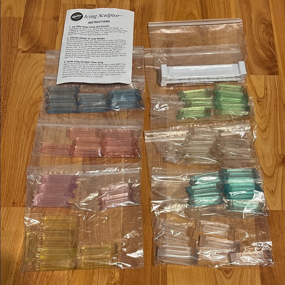 Cake Decorating - Icing Sculptor Set - Wilton - Picture 1 of 4